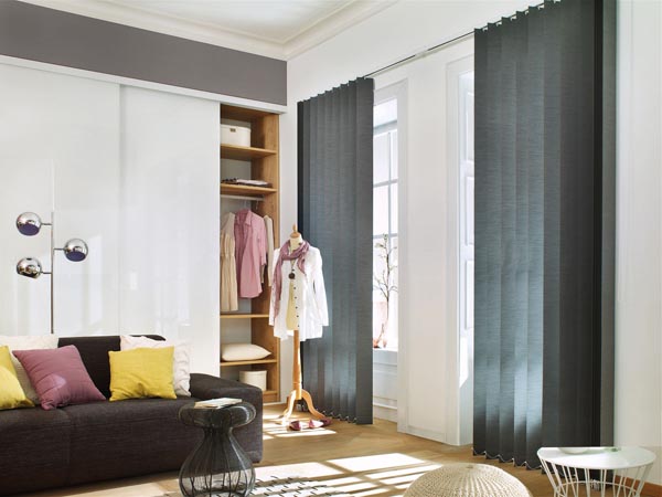 alugard-vertikal-lamellen-sichtschutz-schlafzimmer