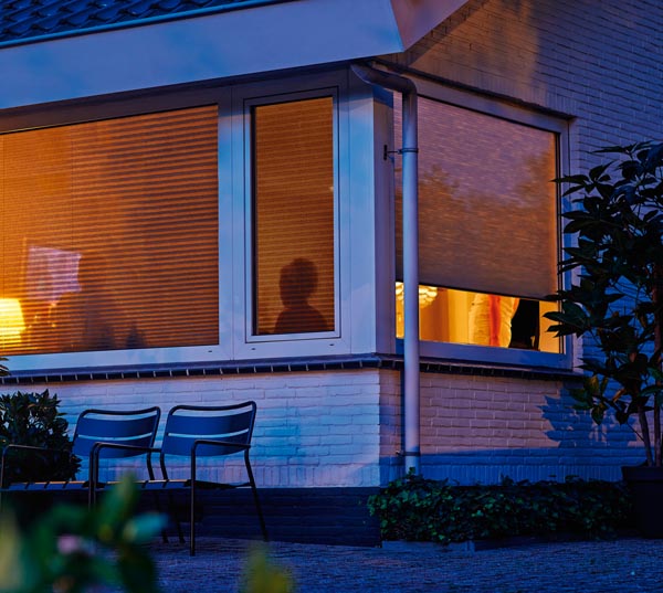 duette-wabenplissee-aussenansicht-vergleich-transparent-blickdicht