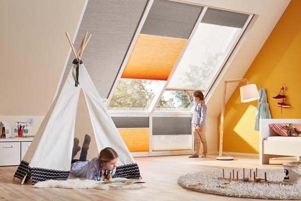 duette-wabenplissees-dachfenster-tag-nacht-anlagen-hitzeschutz