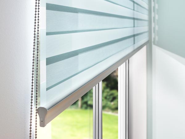 erfal-doppelrollo-mit-aussenliegendem-unterprofil