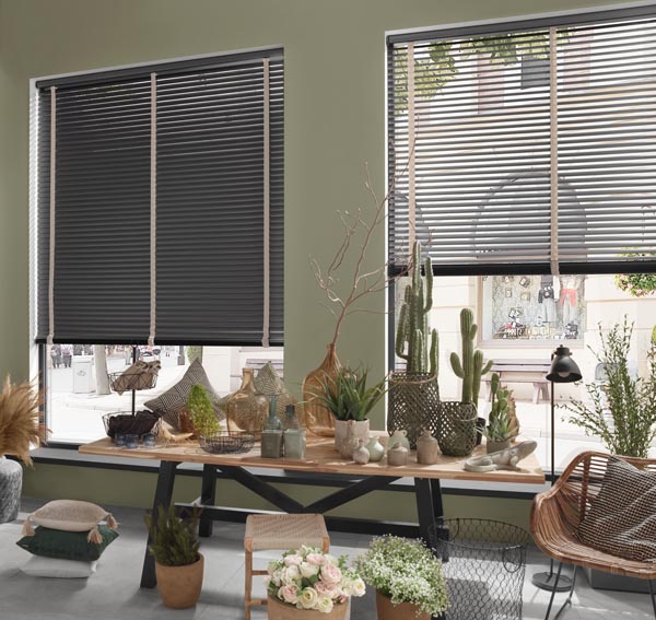 erfal-jalousien-grau-50-mm-mit%20leiterbaendern