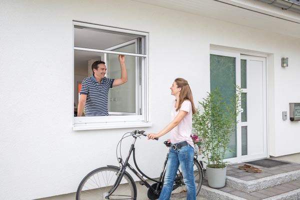 germania-insektenschutz-rollo-fuer-fenster