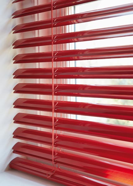 germania-luxaflex-aluminium-jalousien-mega-view-auf-mass