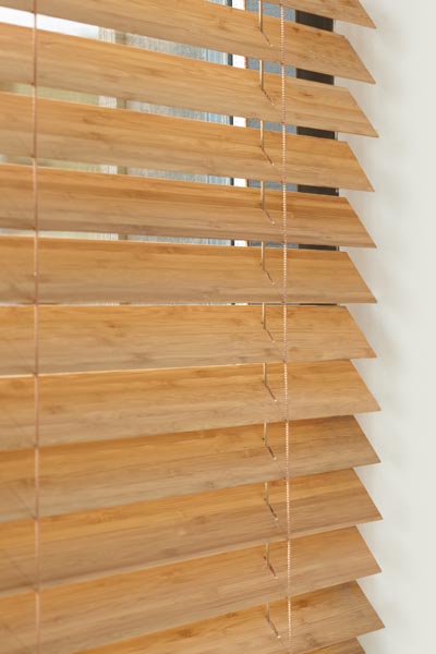germania-luxaflex-holz-jalousien-bambus